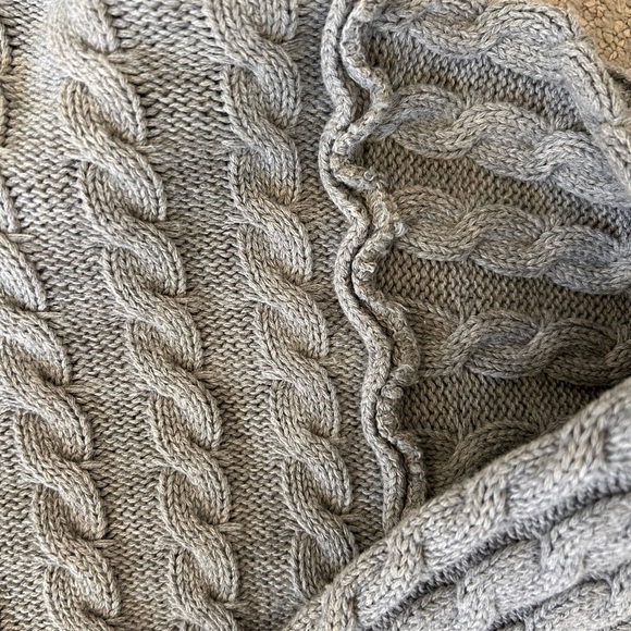 AMABLE CABLE KNIT CROP SWEATER - Picture 4 of 5